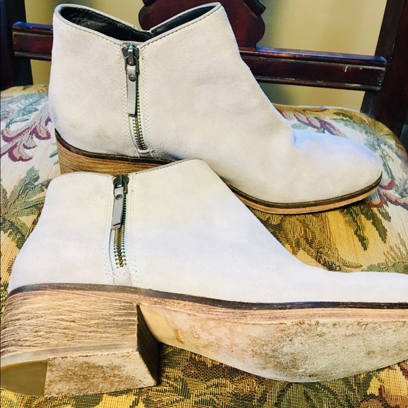 Cole Haan Women’s Hayes Flat Ankle Bootie - Picture 4 of 8